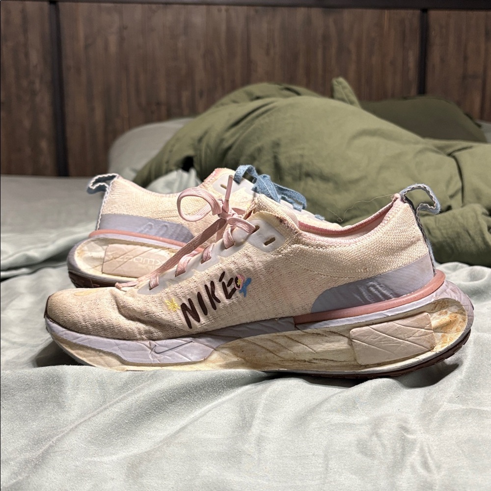 Nike ZoomX Invincible 3 'Blue Whisper Soft Pink